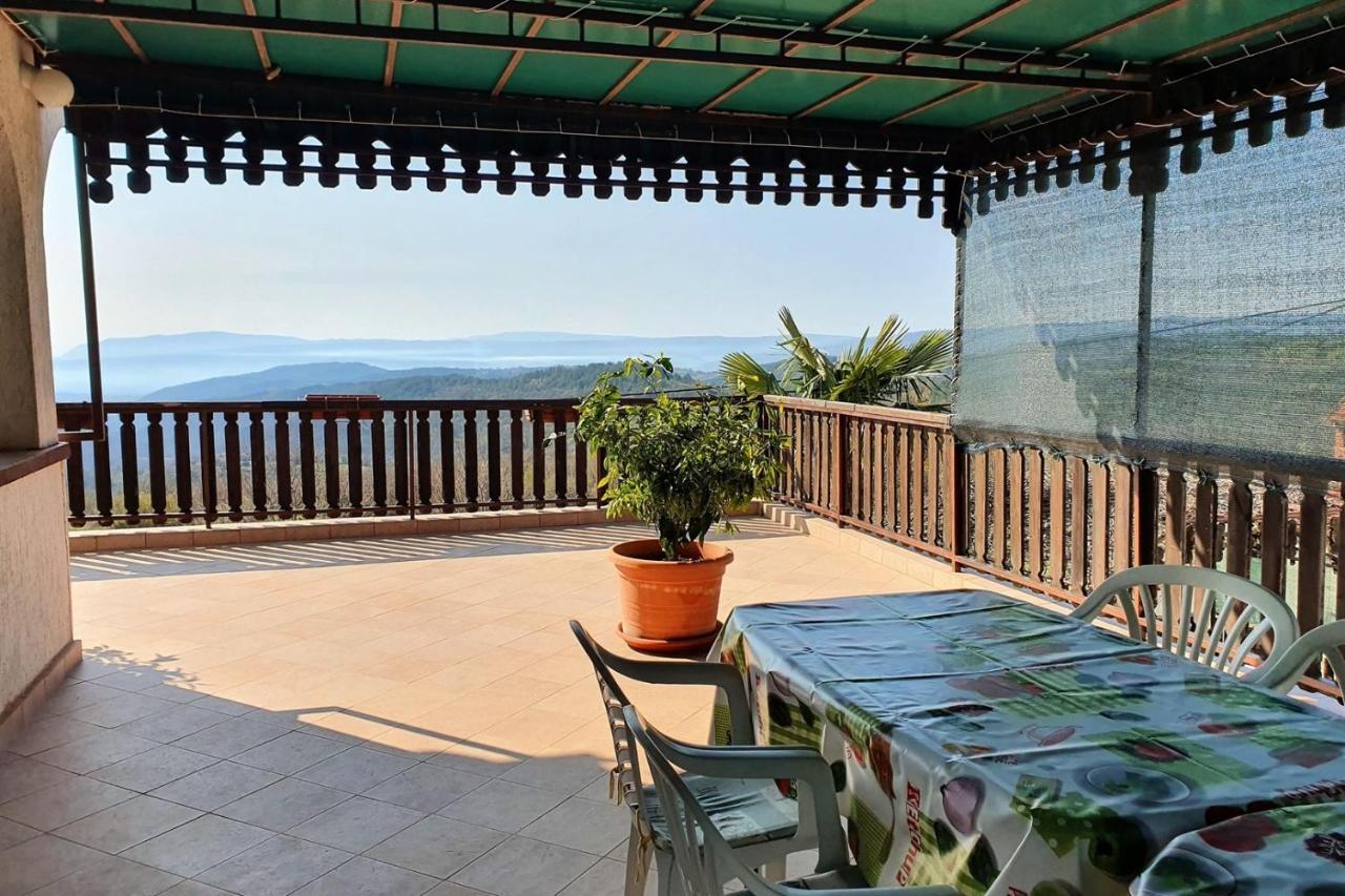 Apartment Mirella For 6 Persons Located In Central Istria Gradinje Exterior photo