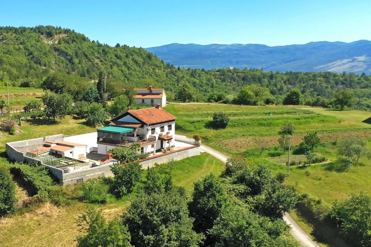 Apartment Mirella For 6 Persons Located In Central Istria Gradinje Exterior photo