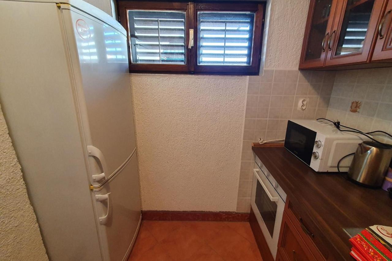 Apartment Mirella For 6 Persons Located In Central Istria Gradinje Exterior photo